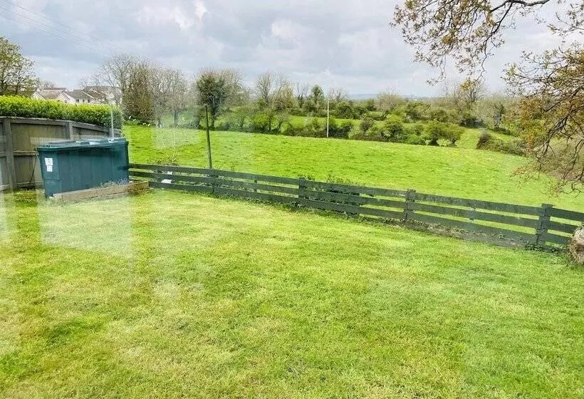 Residenssi Beautiful 4 Bed House With Countryside Views