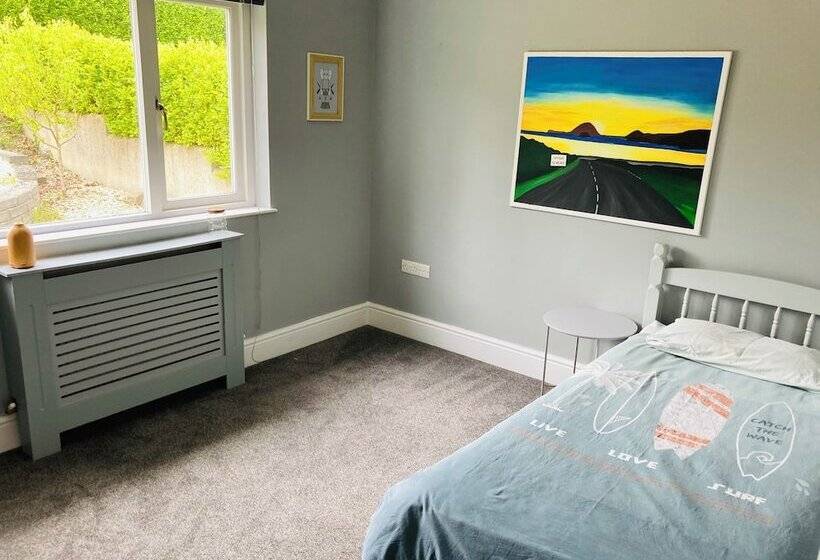 住所  Beautiful 4 Bed House With Countryside Views