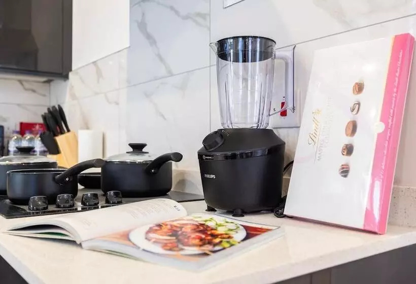 Stylish Block Of Apartments By Av Stays Croydon