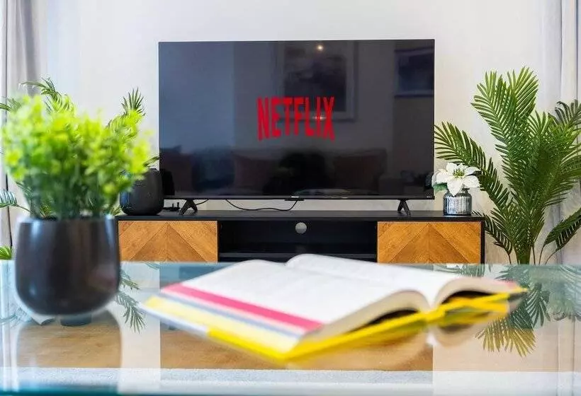 Stylish Block Of Apartments By Av Stays Croydon