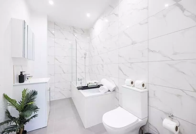 Stylish Block Of Apartments By Av Stays Croydon