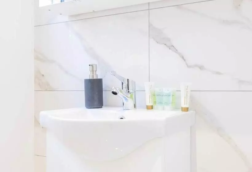 Stylish Block Of Apartments By Av Stays Croydon