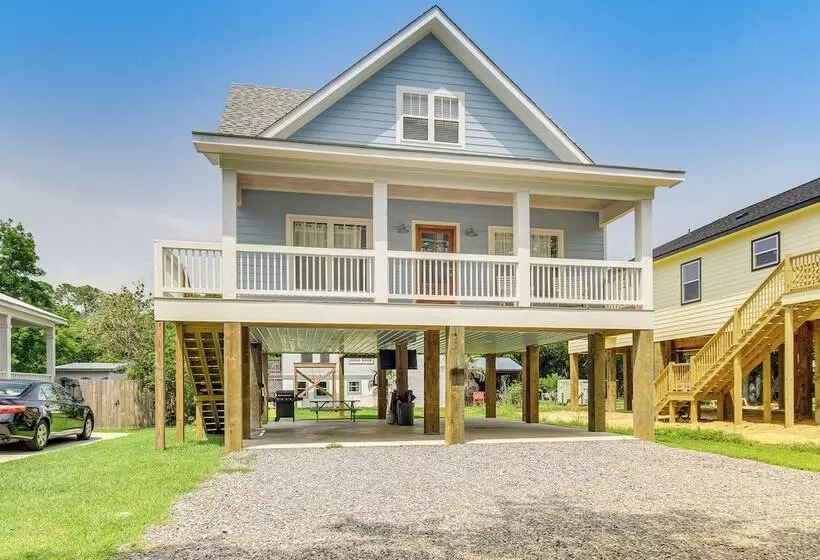 Bay St Louis Home W/ Deck, Near Hollywood Casino!