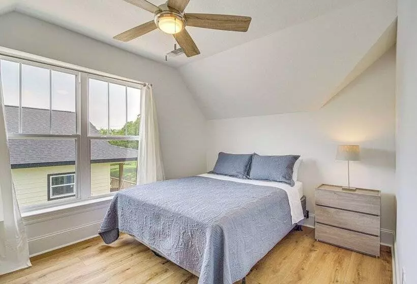 Bay St Louis Home W/ Deck, Near Hollywood Casino!