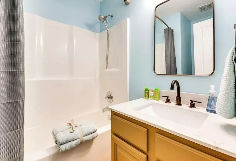 Canton Home W/ Fenced Yard: 6 Mi To Lake Allatoona