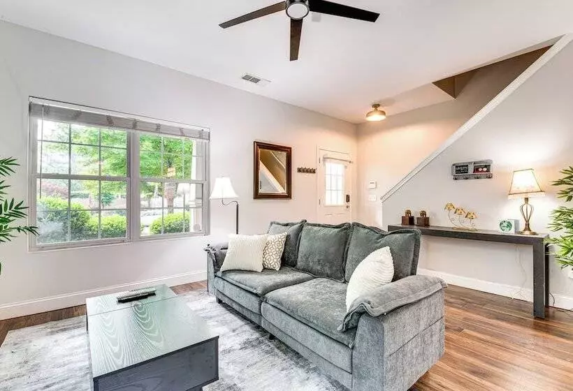 Canton Home W/ Fenced Yard: 6 Mi To Lake Allatoona