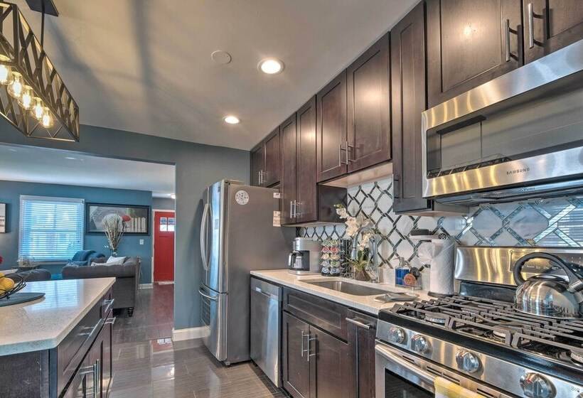 Capitol Heights Home ~ 5 Mi To National Mall!