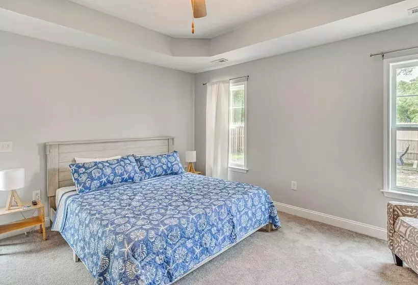 Charming Oak Island Beach House W/ Fire Pit & Yard