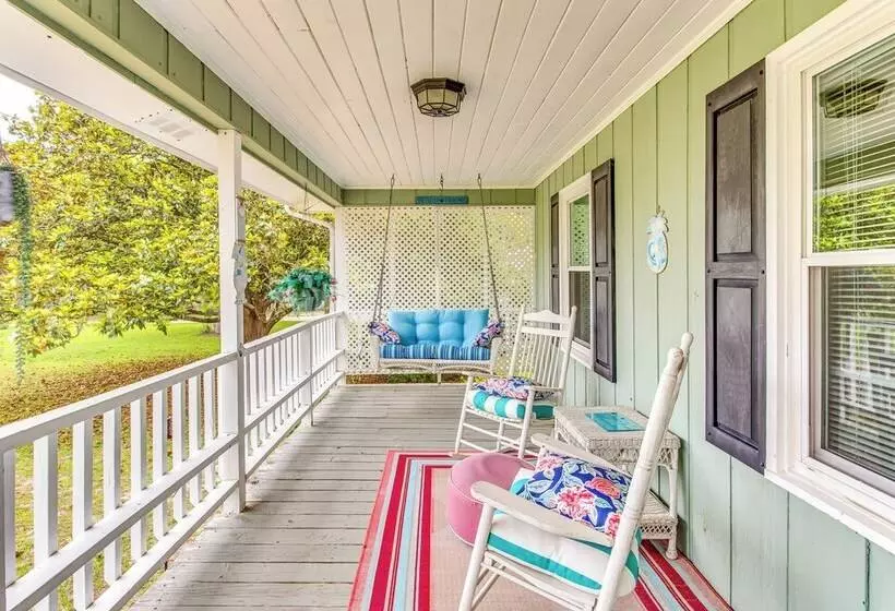 Charming Shallotte Home ~ 4 Mi To Ocean Isle Beach