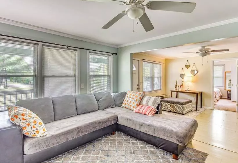 Charming Shallotte Home ~ 4 Mi To Ocean Isle Beach