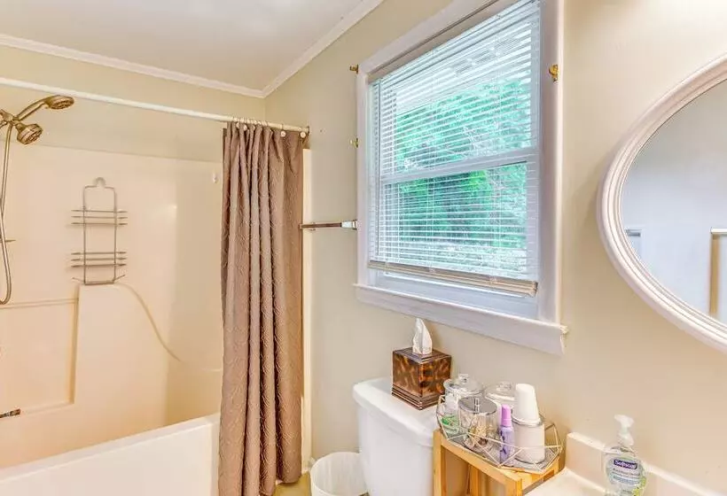 Charming Shallotte Home ~ 4 Mi To Ocean Isle Beach