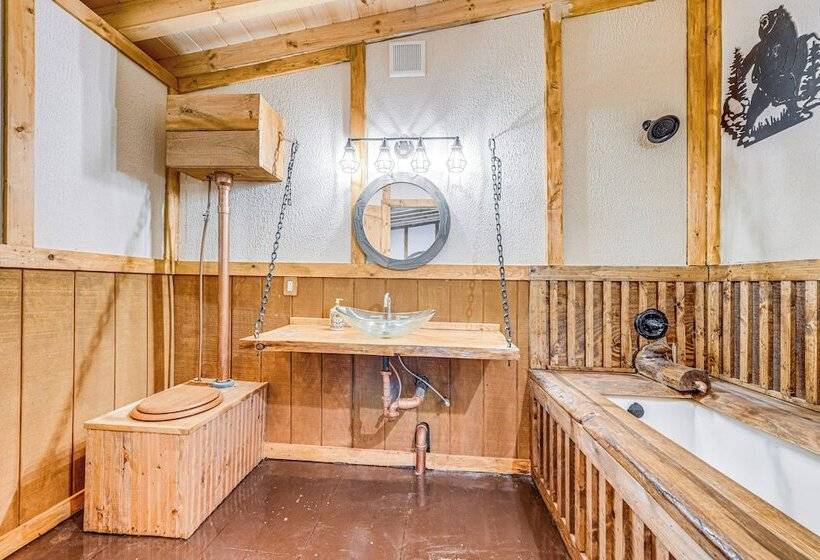 Hobbit Themed House On 6 Acres In Cosby