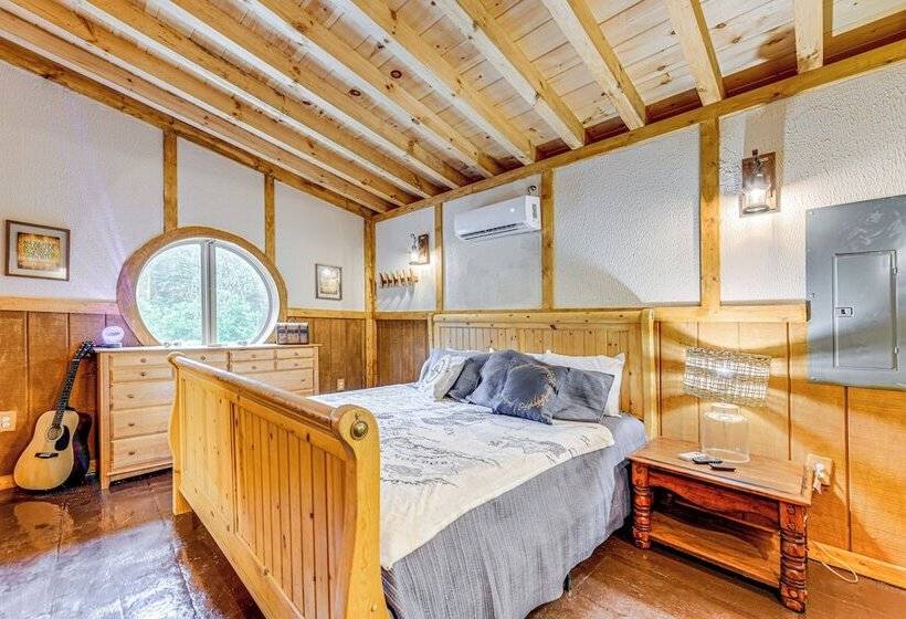 Hobbit Themed House On 6 Acres In Cosby