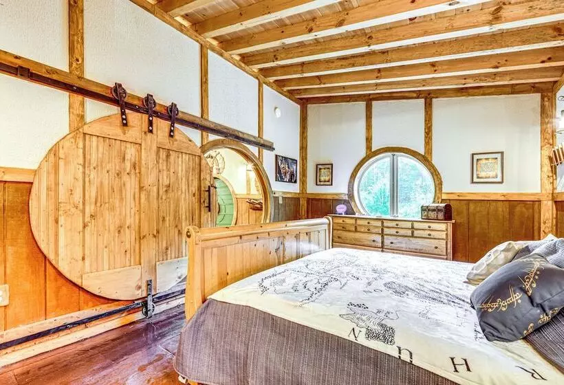 Hobbit Themed House On 6 Acres In Cosby