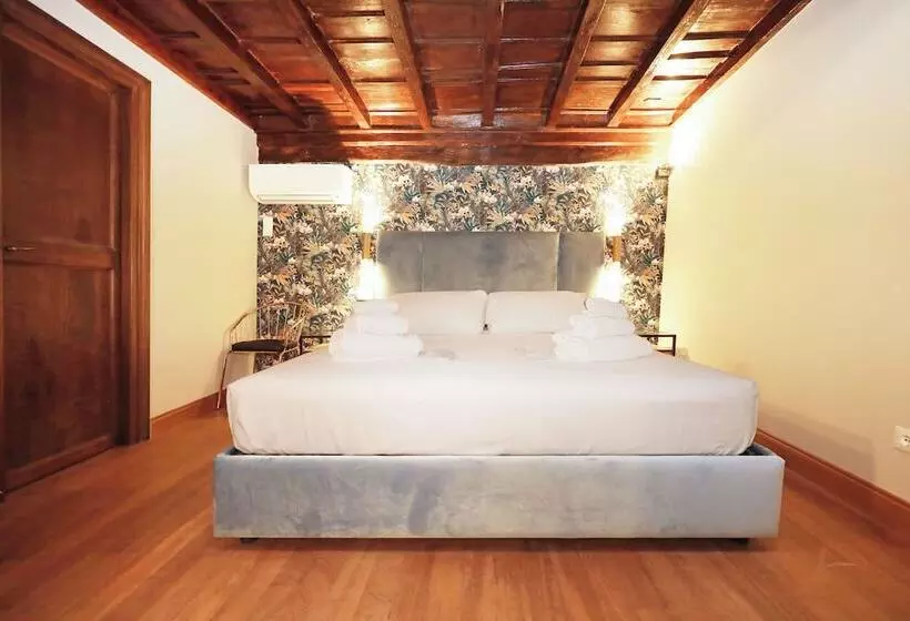هتل Golden Pantheon Rooms
