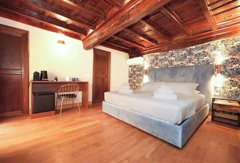 هتل Golden Pantheon Rooms