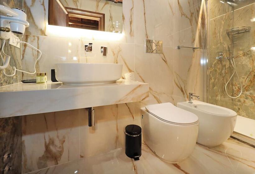 هتل Golden Pantheon Rooms