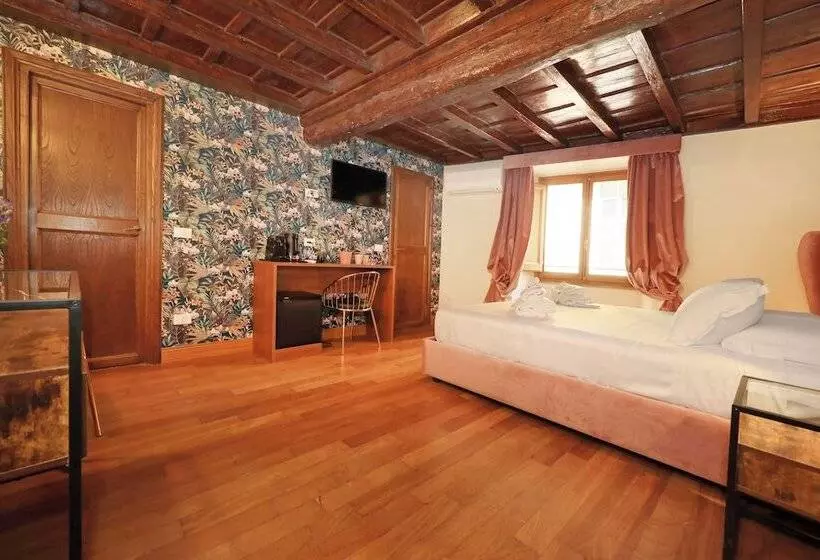 هتل Golden Pantheon Rooms