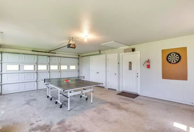 Private Dock & Fire Pit: Cedar Creek Reservoir Gem