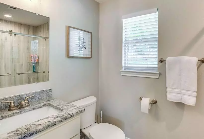 Private Dock & Fire Pit: Cedar Creek Reservoir Gem