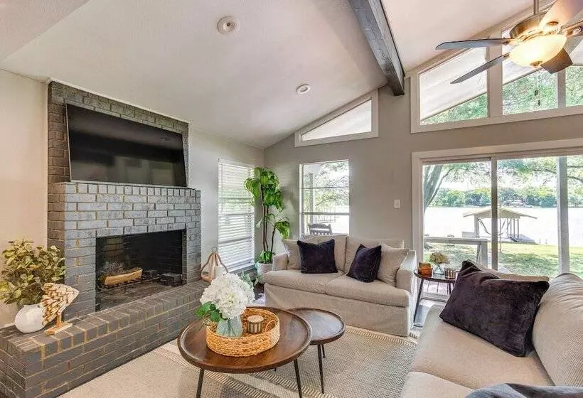 Private Dock & Fire Pit: Cedar Creek Reservoir Gem