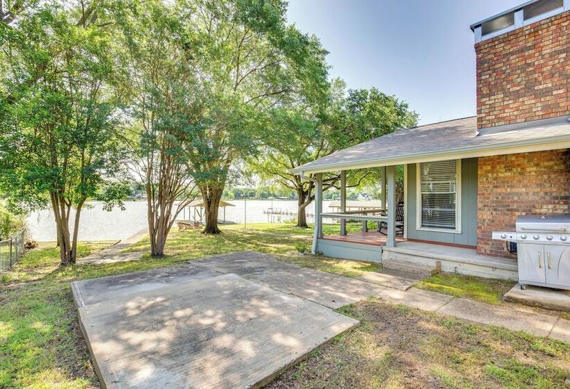 Private Dock & Fire Pit: Cedar Creek Reservoir Gem