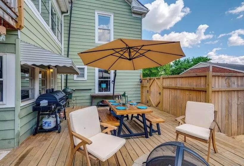 Large Lynchburg Family Home W/ Hot Tub: 4 Mi To Lu