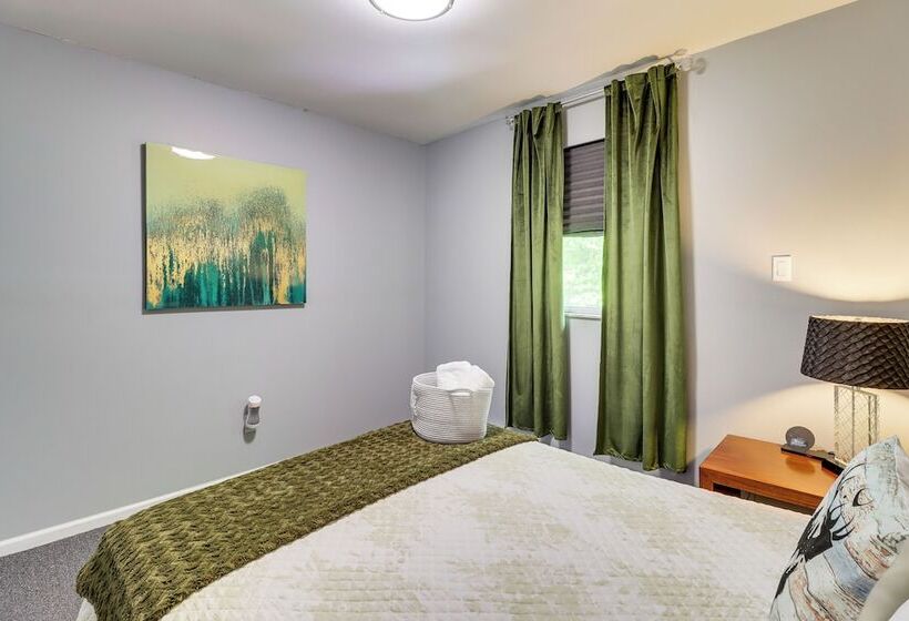 Long Pond Home W/ Hot Tub ~ 8 Mi To Kalahari!