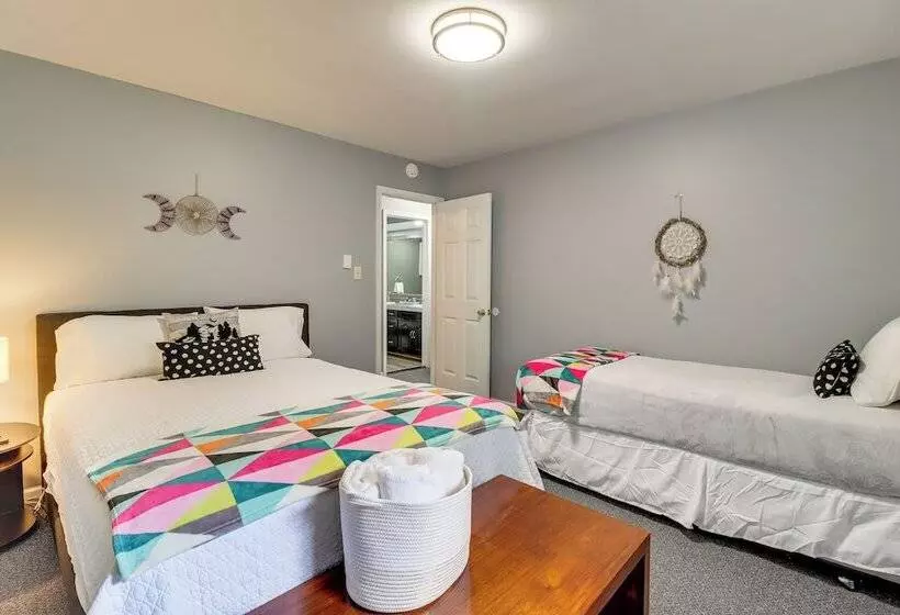 Long Pond Home W/ Hot Tub ~ 8 Mi To Kalahari!