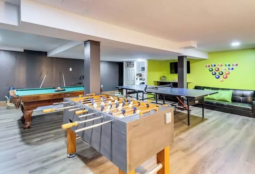 Long Pond Home W/ Hot Tub ~ 8 Mi To Kalahari!