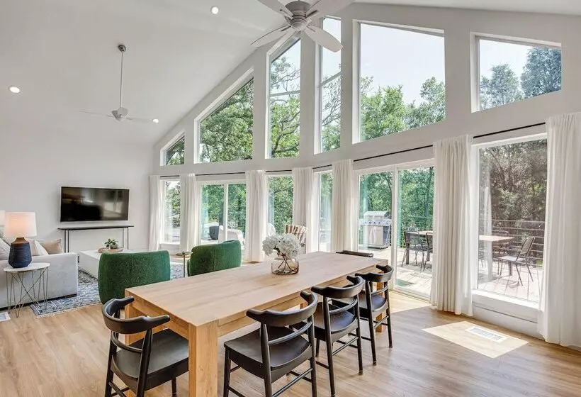 Dock & Fire Pit: Lakefront Home In Malakoff!