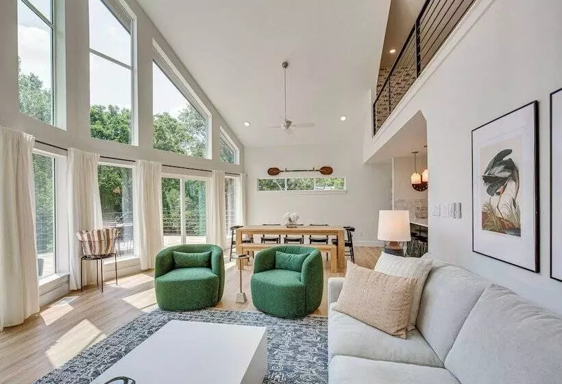 Dock & Fire Pit: Lakefront Home In Malakoff!