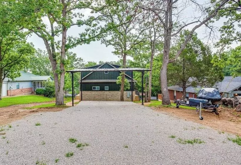 Dock & Fire Pit: Lakefront Home In Malakoff!