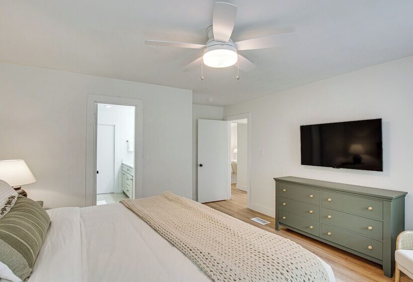 Dock & Fire Pit: Lakefront Home In Malakoff!