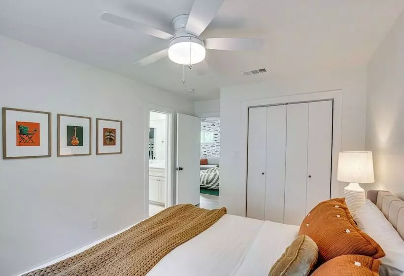 Dock & Fire Pit: Lakefront Home In Malakoff!