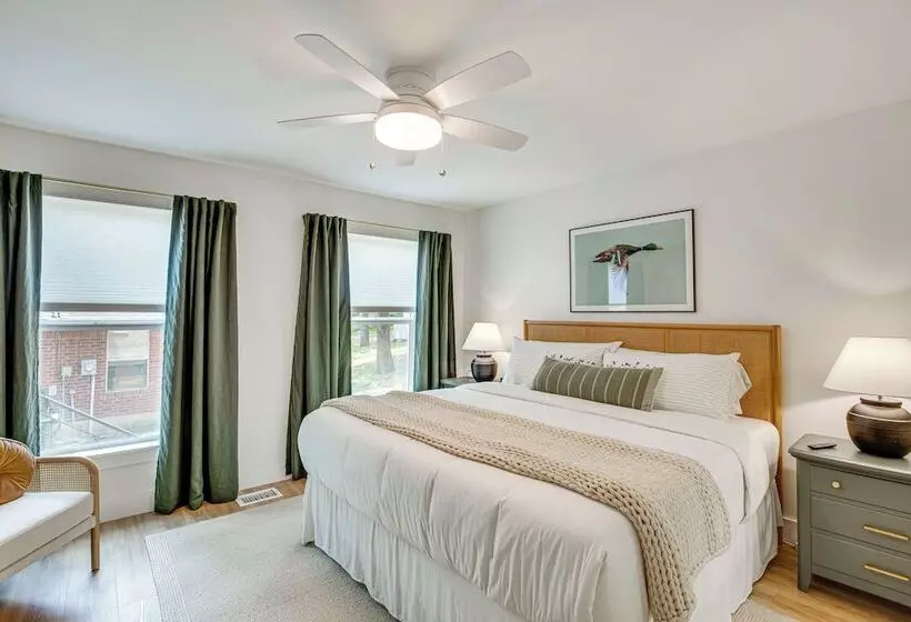 Dock & Fire Pit: Lakefront Home In Malakoff!