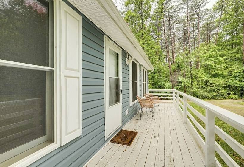 Mineral Cottage W/ Fire Pit: Steps To Lake Anna!