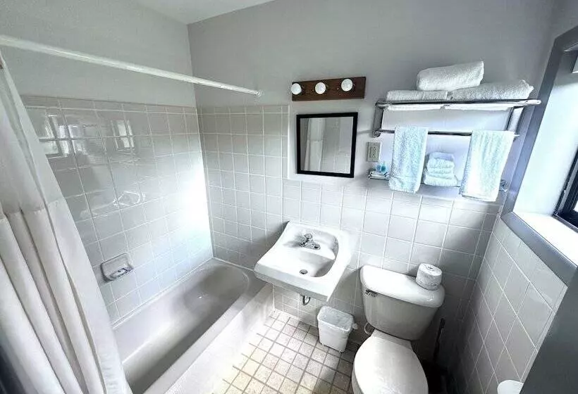 Motelli Budget Host Inn Manistique