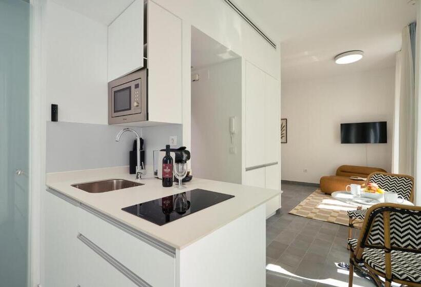 Naranjas Y Limones, By Homing U