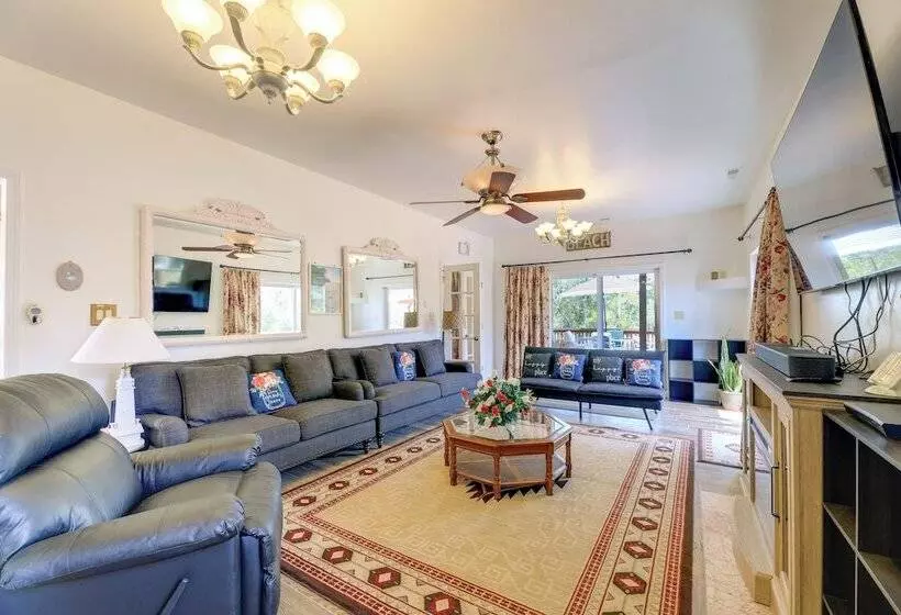 Newport Home W/ Private Balconies & Creek Access!