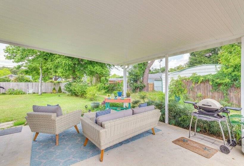 Pensacola Home W/ Private Spa: Walk To Beach!