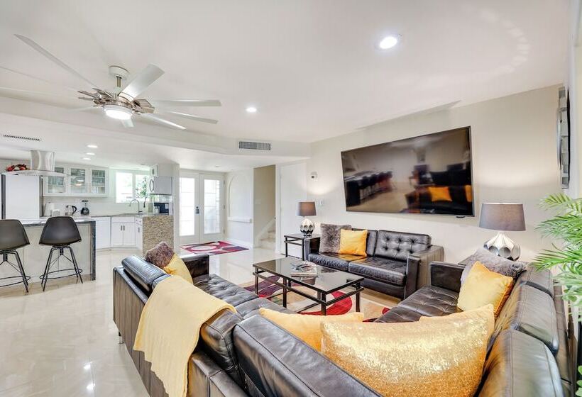 Pet Friendly Mesa Home W/ Community Amenities!