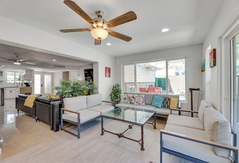 Pet Friendly Mesa Home W/ Community Amenities!