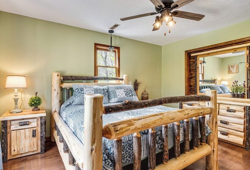 Family Friendly Milton Home On 14 Acres W/ Hot Tub