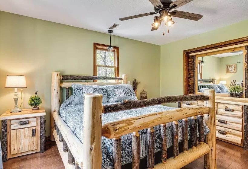 Family Friendly Milton Home On 14 Acres W/ Hot Tub