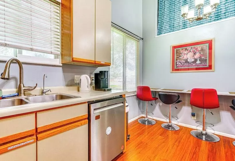 Quiet West Valley City Home, Near Downtown Slc!