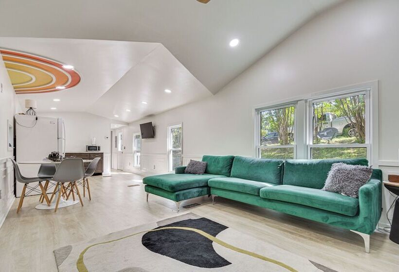 Single Story Cabin On Hyco Lake: Swim & Unwind!