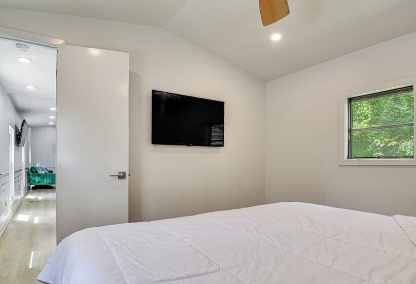 Single Story Cabin On Hyco Lake: Swim & Unwind!