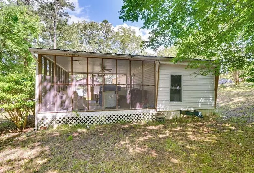 Single Story Cabin On Hyco Lake: Swim & Unwind!