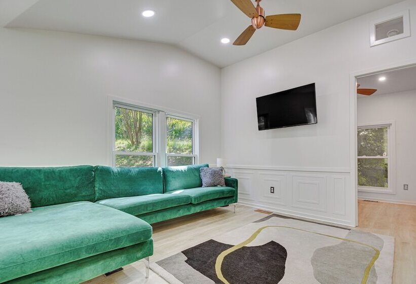 Single Story Cabin On Hyco Lake: Swim & Unwind!